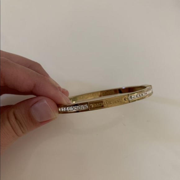 Michael Kors gold bangle bracelet - Picture 1 of 2